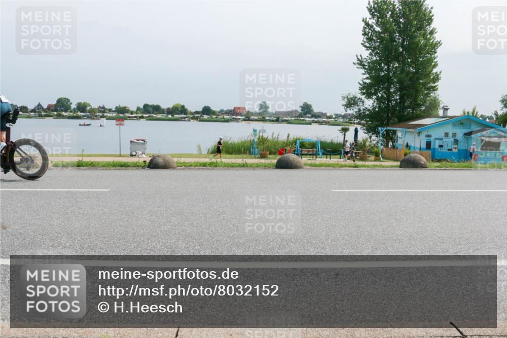 15.06.2025 - 27. Vierlanden-Triathlon H.Heesch http://msf.ph/oto/8032152 15.06.2025 11:35:24 Radfahren 58, 656, 922 meine-sportfotos.de