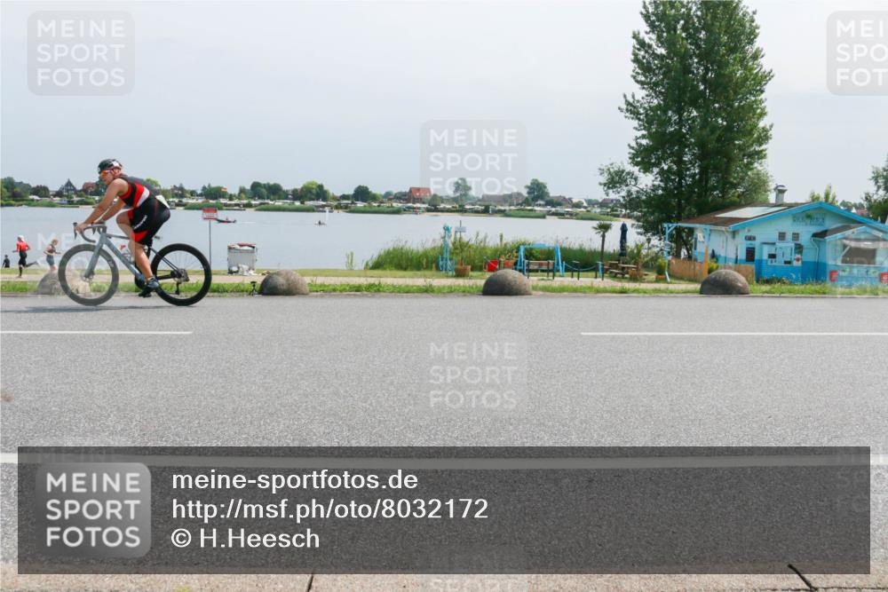 15.06.2025 - 27. Vierlanden-Triathlon H.Heesch http://msf.ph/oto/8032172 15.06.2025 11:35:41 Radfahren 705, 903 meine-sportfotos.de