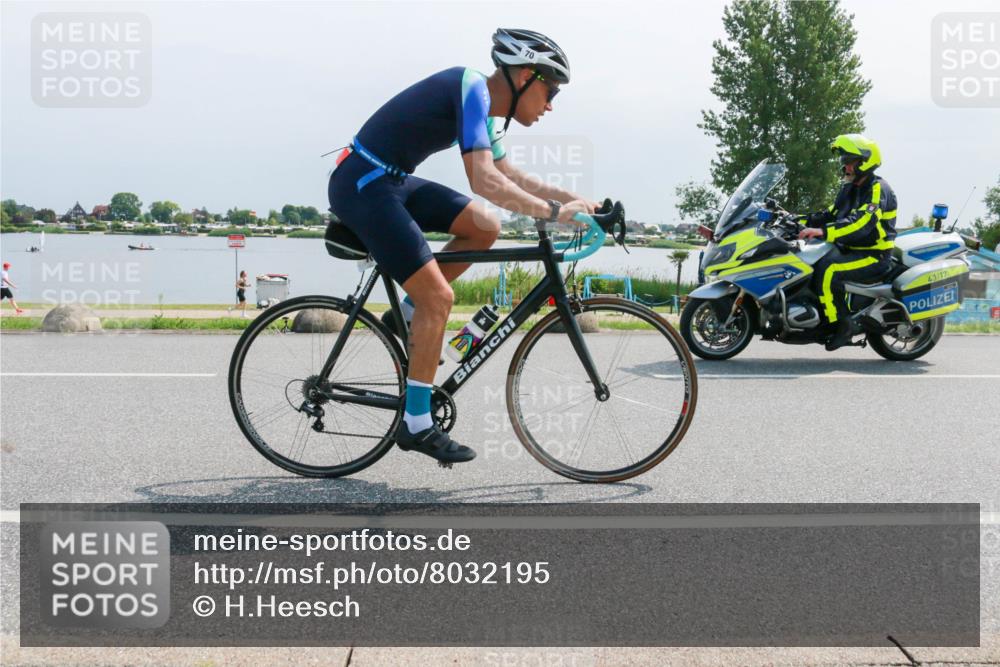 15.06.2025 - 27. Vierlanden-Triathlon H.Heesch http://msf.ph/oto/8032195 15.06.2025 11:35:50 Radfahren 70, 735, 736 meine-sportfotos.de