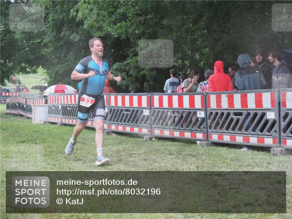 21.06.2025 - 27. Vierlanden-Triathlon KatJ http://msf.ph/oto/8032196 15.06.2025 13:42:33 Ziel 93, 779 meine-sportfotos.de