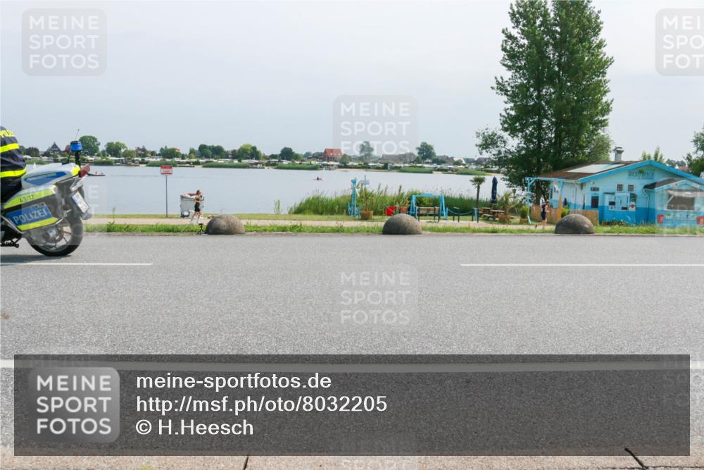 15.06.2025 - 27. Vierlanden-Triathlon H.Heesch http://msf.ph/oto/8032205 15.06.2025 11:35:50 Radfahren 70, 735, 736 meine-sportfotos.de