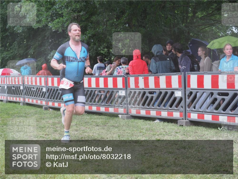 21.06.2025 - 27. Vierlanden-Triathlon KatJ http://msf.ph/oto/8032218 15.06.2025 13:42:33 Ziel 93, 779 meine-sportfotos.de