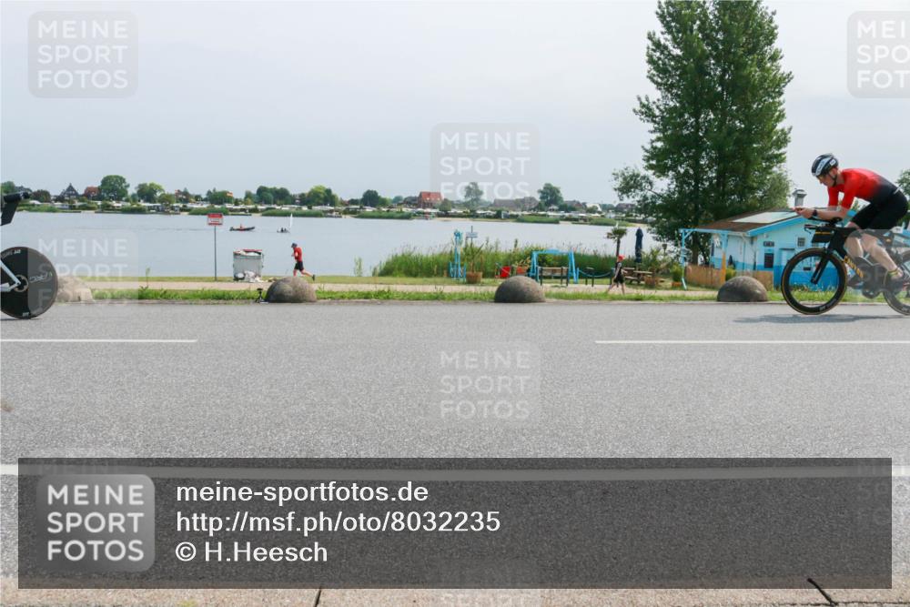 15.06.2025 - 27. Vierlanden-Triathlon H.Heesch http://msf.ph/oto/8032235 15.06.2025 11:36:13 Radfahren 651, 702, 764 meine-sportfotos.de