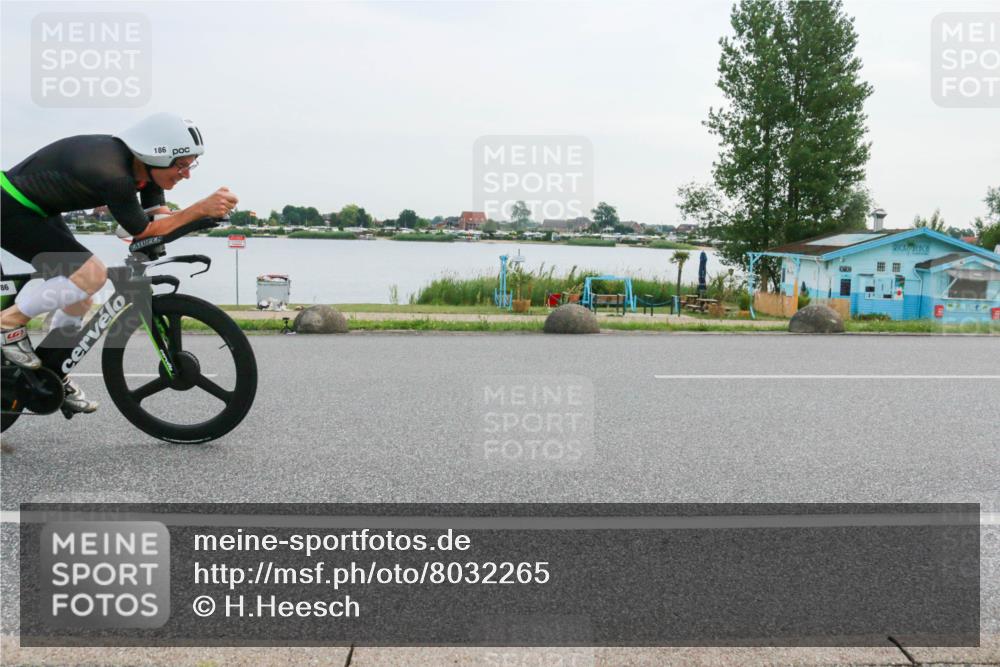 15.06.2025 - 27. Vierlanden-Triathlon H.Heesch http://msf.ph/oto/8032265 15.06.2025 10:39:17 Radfahren 186, 340, 377 meine-sportfotos.de
