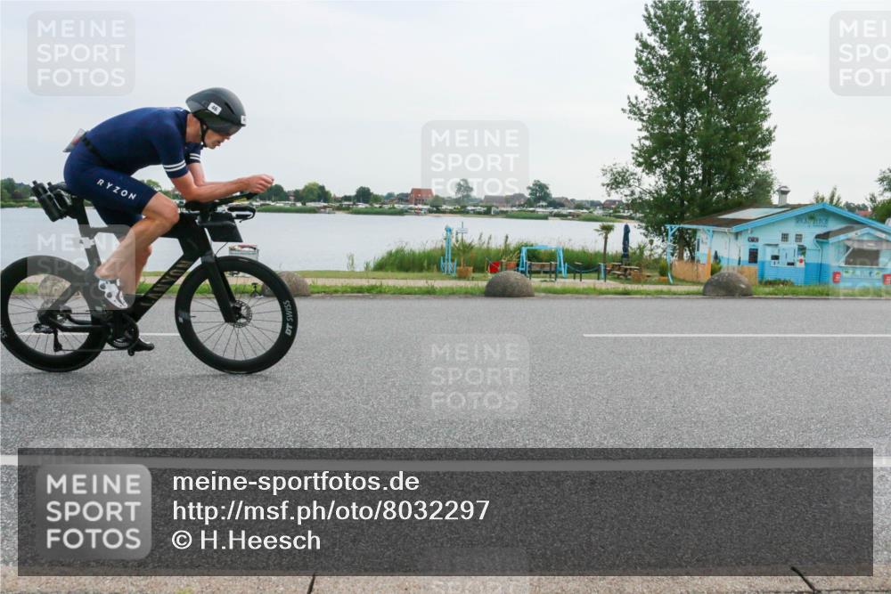 15.06.2025 - 27. Vierlanden-Triathlon H.Heesch http://msf.ph/oto/8032297 15.06.2025 10:39:25 Radfahren 46, 209, 294 meine-sportfotos.de