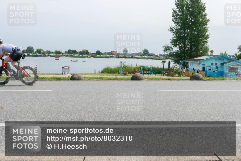 15.06.2025 - 27. Vierlanden-Triathlon H.Heesch http://msf.ph/oto/8032310 15.06.2025 11:36:17 Radfahren 651, 702, 725, 764 meine-sportfotos.de