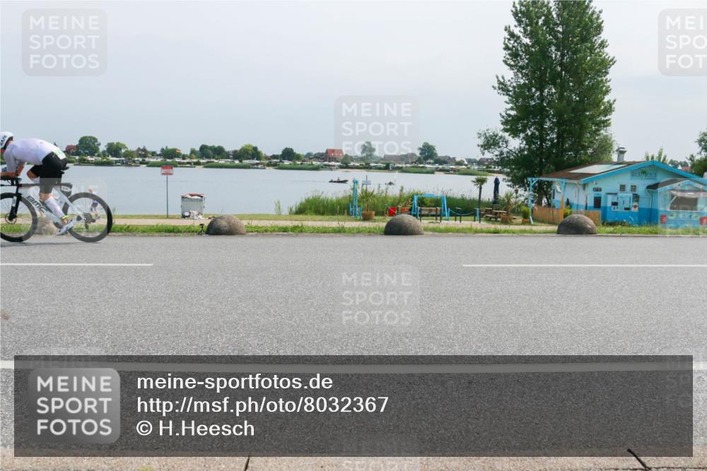 15.06.2025 - 27. Vierlanden-Triathlon H.Heesch http://msf.ph/oto/8032367 15.06.2025 11:36:34 Radfahren 23, 639, 712 meine-sportfotos.de