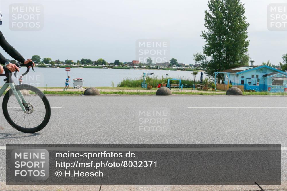 21.06.2025 - 27. Vierlanden-Triathlon H.Heesch http://msf.ph/oto/8032371 15.06.2025 11:36:36 Radfahren 23, 639, 697, 712, 851 meine-sportfotos.de