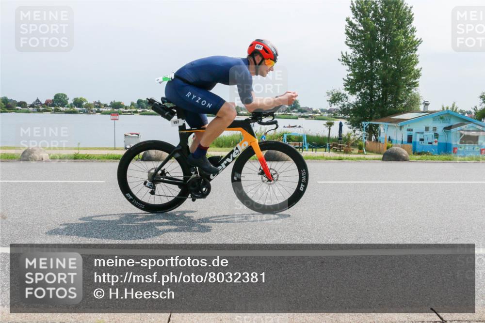 15.06.2025 - 27. Vierlanden-Triathlon H.Heesch http://msf.ph/oto/8032381 15.06.2025 11:36:40 Radfahren 23, 639, 697, 851 meine-sportfotos.de
