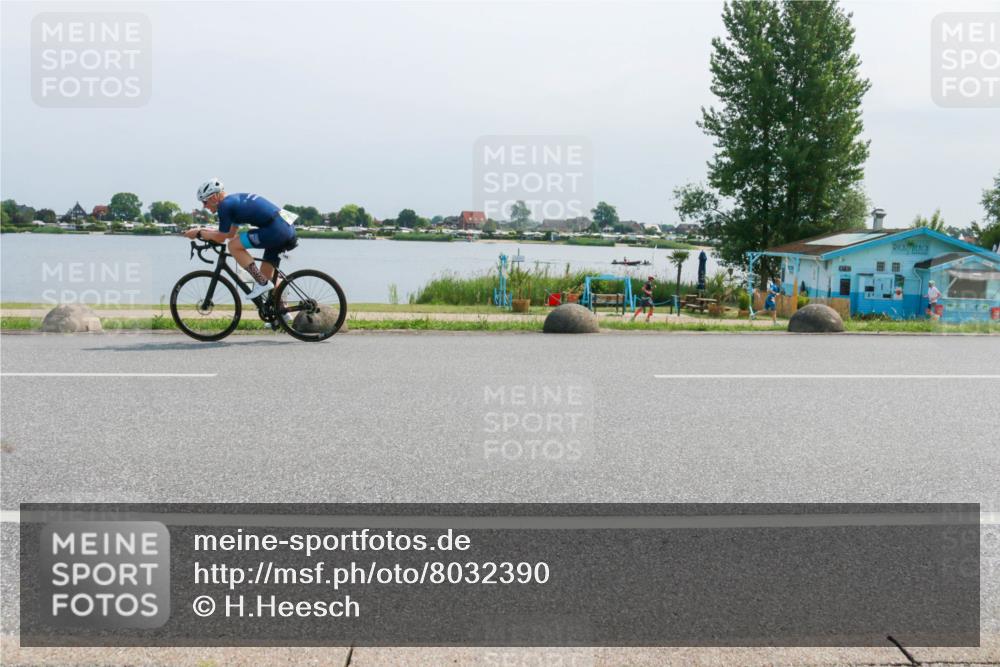15.06.2025 - 27. Vierlanden-Triathlon H.Heesch http://msf.ph/oto/8032390 15.06.2025 11:36:42 Radfahren 697, 749, 851 meine-sportfotos.de