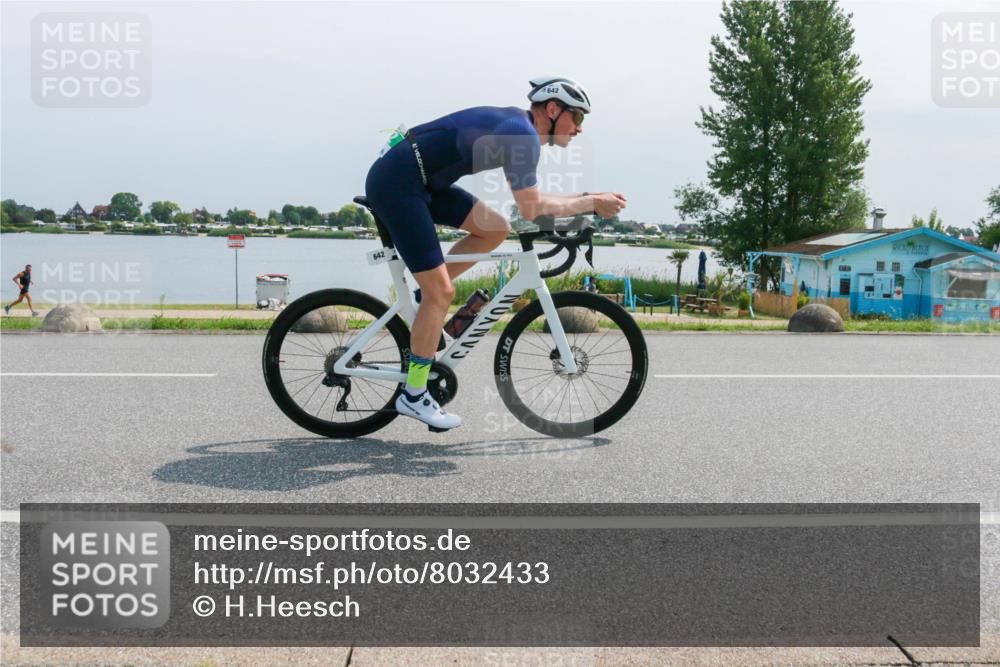 15.06.2025 - 27. Vierlanden-Triathlon H.Heesch http://msf.ph/oto/8032433 15.06.2025 11:36:58 Radfahren 123, 642 meine-sportfotos.de