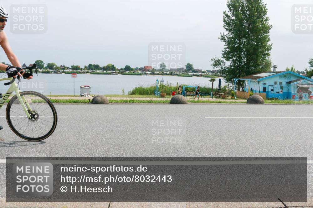 15.06.2025 - 27. Vierlanden-Triathlon H.Heesch http://msf.ph/oto/8032443 15.06.2025 11:37:05 Radfahren 125, 713 meine-sportfotos.de