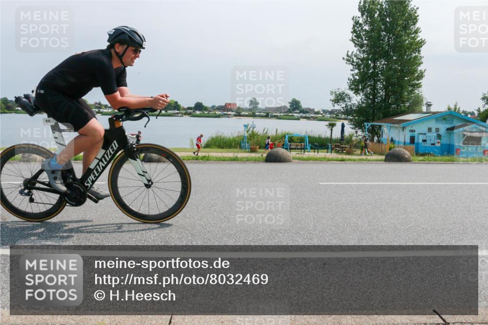 15.06.2025 - 27. Vierlanden-Triathlon H.Heesch http://msf.ph/oto/8032469 15.06.2025 11:37:22 Radfahren 741 meine-sportfotos.de