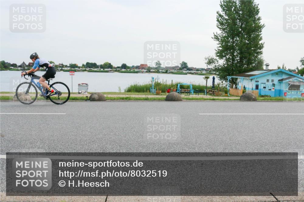 15.06.2025 - 27. Vierlanden-Triathlon H.Heesch http://msf.ph/oto/8032519 15.06.2025 10:40:07 Radfahren 219, 277 meine-sportfotos.de