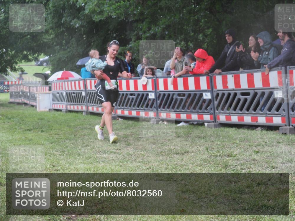 21.06.2025 - 27. Vierlanden-Triathlon KatJ http://msf.ph/oto/8032560 15.06.2025 13:43:25 Ziel 144, 945 meine-sportfotos.de