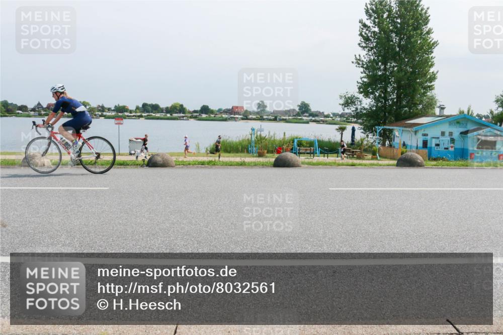15.06.2025 - 27. Vierlanden-Triathlon H.Heesch http://msf.ph/oto/8032561 15.06.2025 11:37:53 Radfahren 691, 759, 854, 900 meine-sportfotos.de