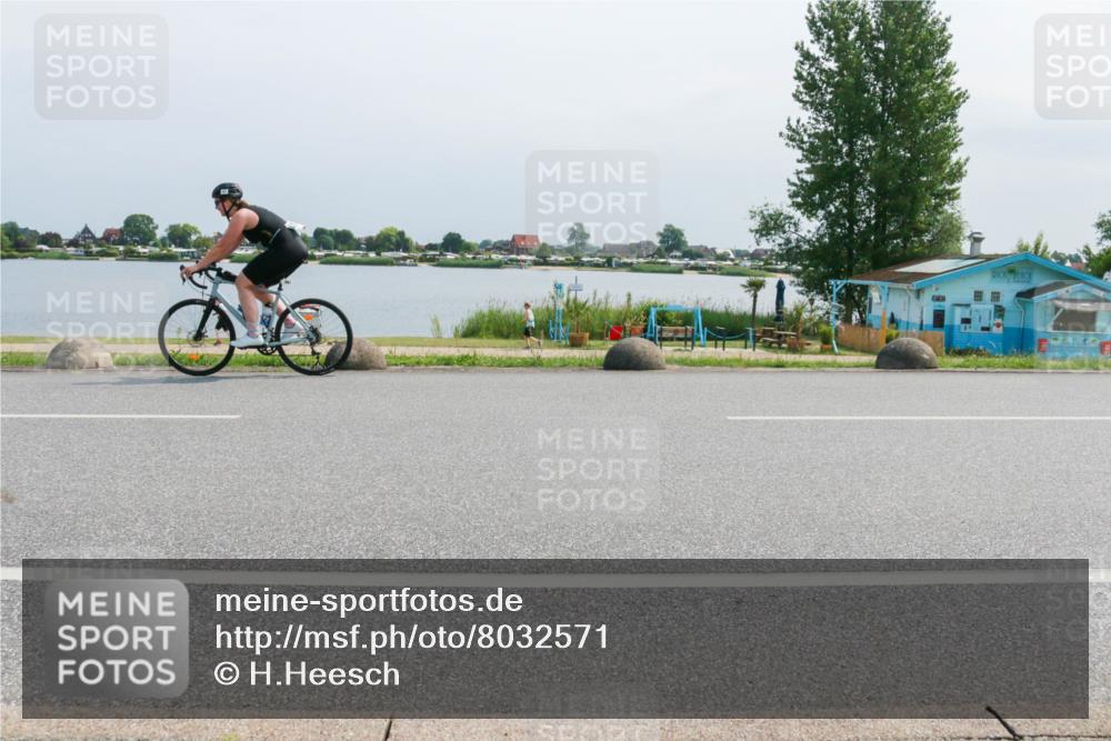15.06.2025 - 27. Vierlanden-Triathlon H.Heesch http://msf.ph/oto/8032571 15.06.2025 11:38:02 Radfahren 215, 981 meine-sportfotos.de