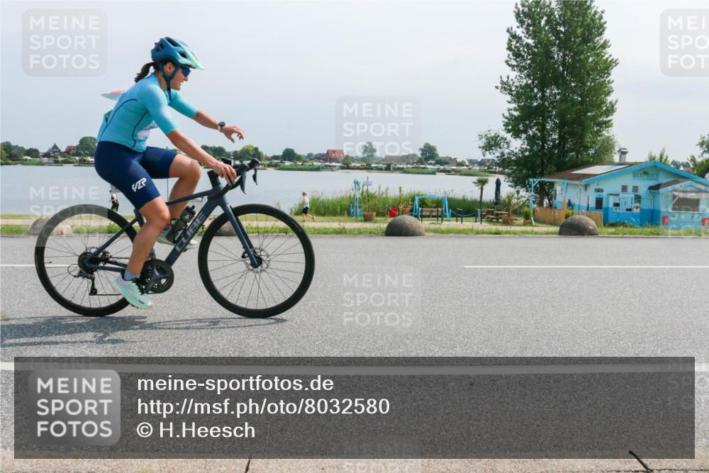 15.06.2025 - 27. Vierlanden-Triathlon H.Heesch http://msf.ph/oto/8032580 15.06.2025 11:38:03 Radfahren 215, 981 meine-sportfotos.de