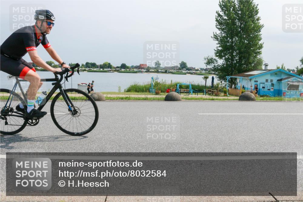 15.06.2025 - 27. Vierlanden-Triathlon H.Heesch http://msf.ph/oto/8032584 15.06.2025 11:38:12 Radfahren 644 meine-sportfotos.de