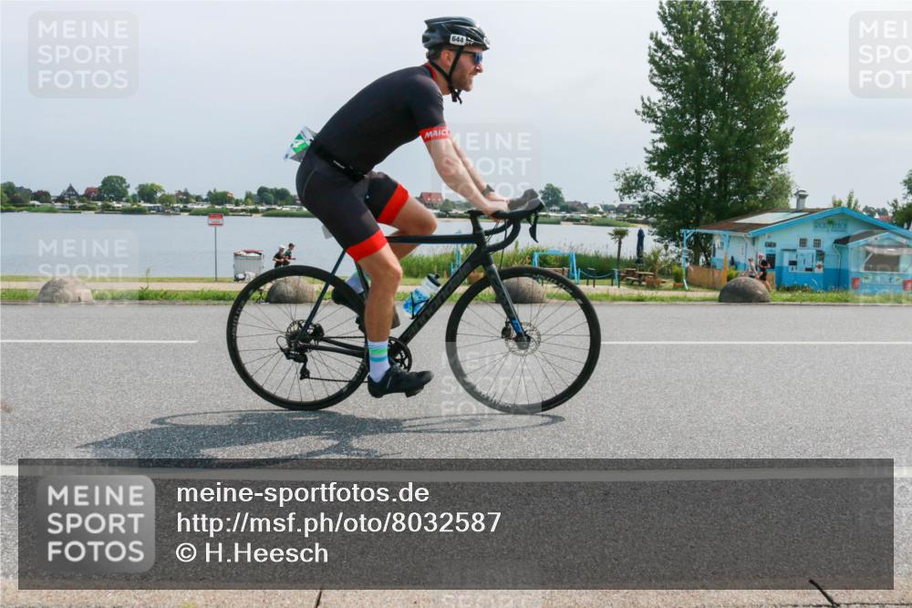 15.06.2025 - 27. Vierlanden-Triathlon H.Heesch http://msf.ph/oto/8032587 15.06.2025 11:38:12 Radfahren 644 meine-sportfotos.de