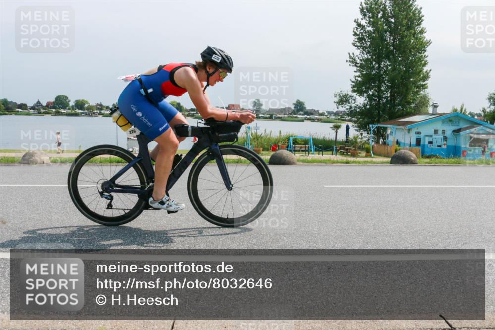 15.06.2025 - 27. Vierlanden-Triathlon H.Heesch http://msf.ph/oto/8032646 15.06.2025 11:38:25 Radfahren 226, 246, 761 meine-sportfotos.de