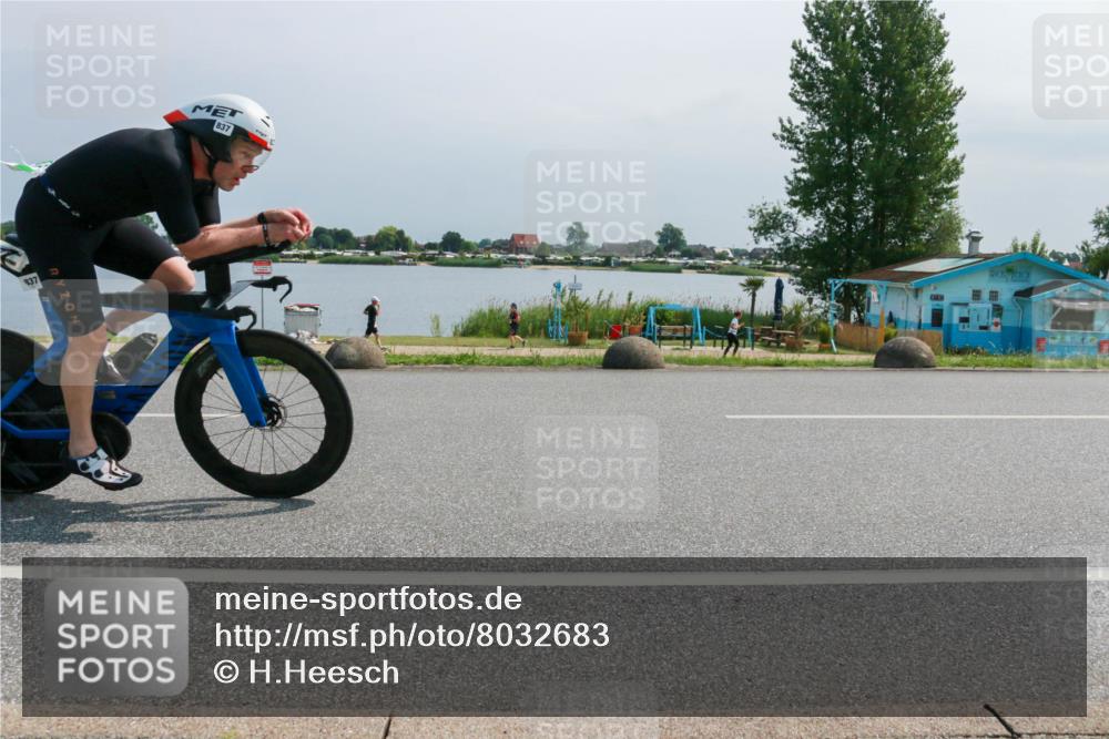 15.06.2025 - 27. Vierlanden-Triathlon H.Heesch http://msf.ph/oto/8032683 15.06.2025 11:38:40 Radfahren 716, 837 meine-sportfotos.de