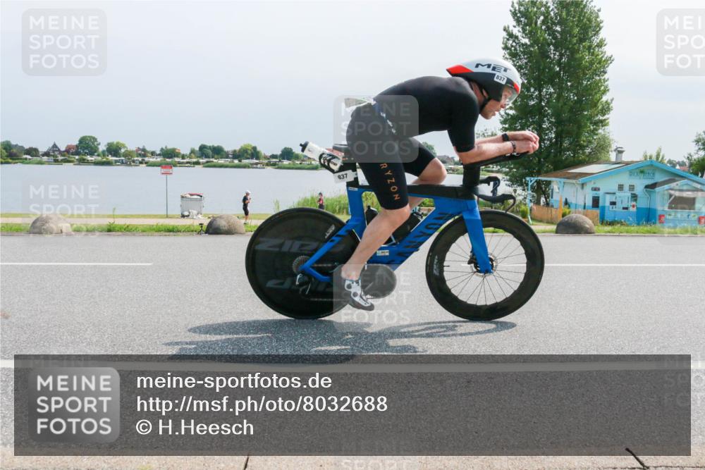 15.06.2025 - 27. Vierlanden-Triathlon H.Heesch http://msf.ph/oto/8032688 15.06.2025 11:38:40 Radfahren 716, 837 meine-sportfotos.de