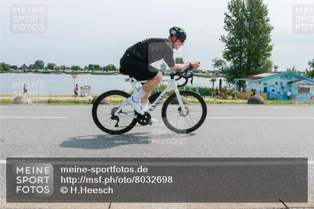 15.06.2025 - 27. Vierlanden-Triathlon H.Heesch http://msf.ph/oto/8032698 15.06.2025 11:38:45 Radfahren 636, 668, 793 meine-sportfotos.de