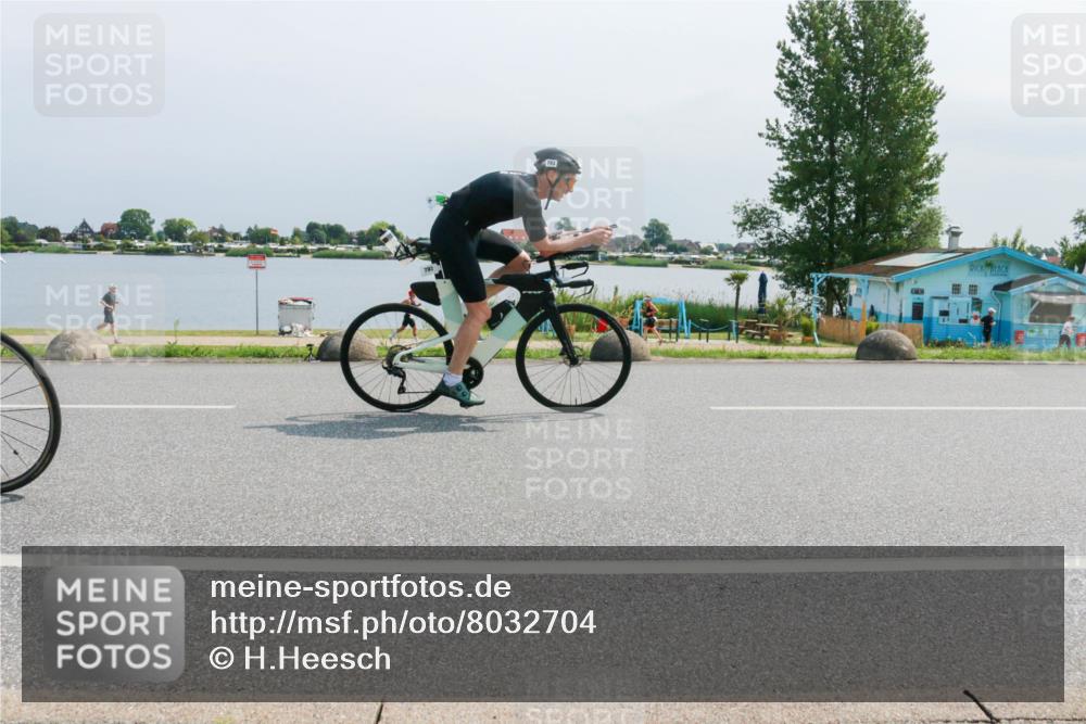15.06.2025 - 27. Vierlanden-Triathlon H.Heesch http://msf.ph/oto/8032704 15.06.2025 11:38:46 Radfahren 636, 668, 793 meine-sportfotos.de