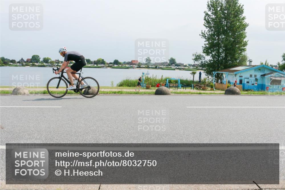 15.06.2025 - 27. Vierlanden-Triathlon H.Heesch http://msf.ph/oto/8032750 15.06.2025 11:38:51 Radfahren 744 meine-sportfotos.de