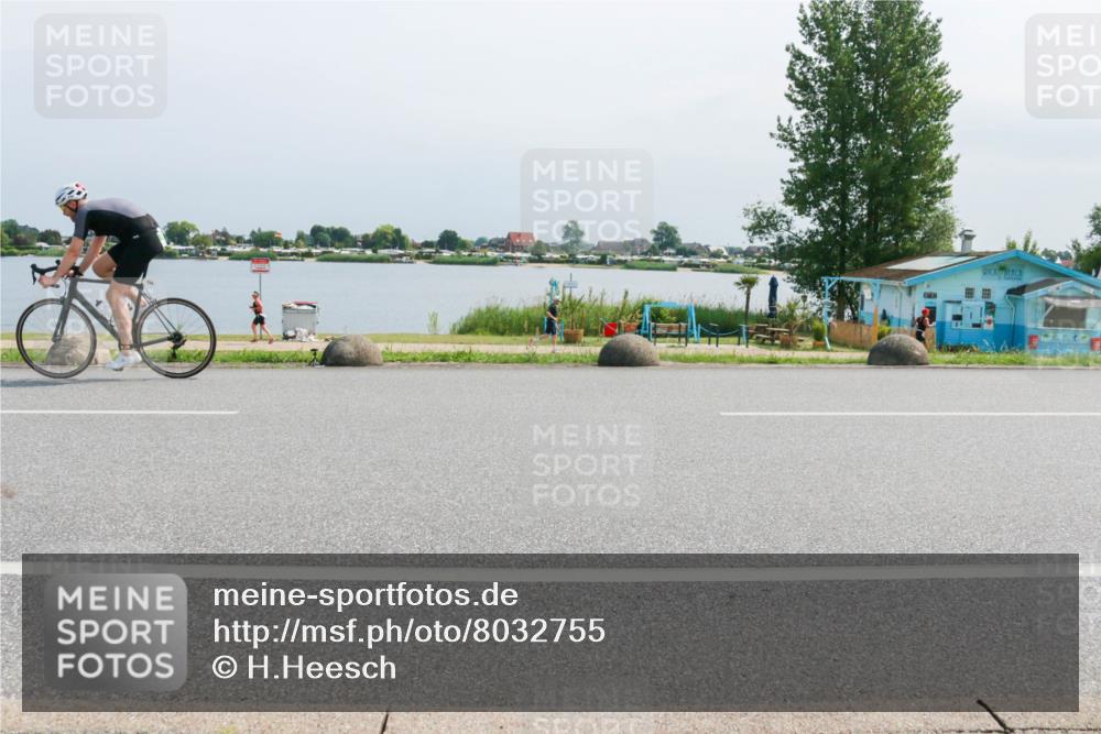 15.06.2025 - 27. Vierlanden-Triathlon H.Heesch http://msf.ph/oto/8032755 15.06.2025 11:38:51 Radfahren 744 meine-sportfotos.de