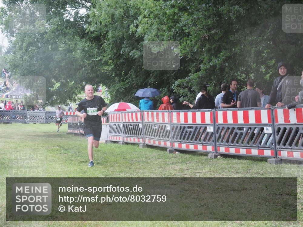 21.06.2025 - 27. Vierlanden-Triathlon KatJ http://msf.ph/oto/8032759 15.06.2025 13:43:48 Ziel 655, 671 meine-sportfotos.de
