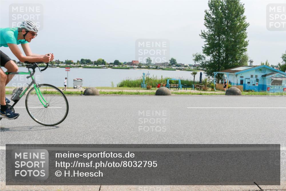 15.06.2025 - 27. Vierlanden-Triathlon H.Heesch http://msf.ph/oto/8032795 15.06.2025 11:39:07 Radfahren 227, 643, 732, 733 meine-sportfotos.de