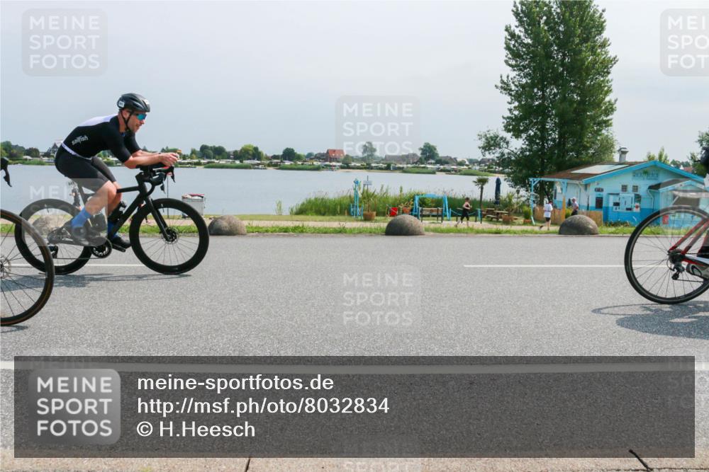 15.06.2025 - 27. Vierlanden-Triathlon H.Heesch http://msf.ph/oto/8032834 15.06.2025 11:39:17 Radfahren 220, 641, 667, 723, 746, 808 meine-sportfotos.de
