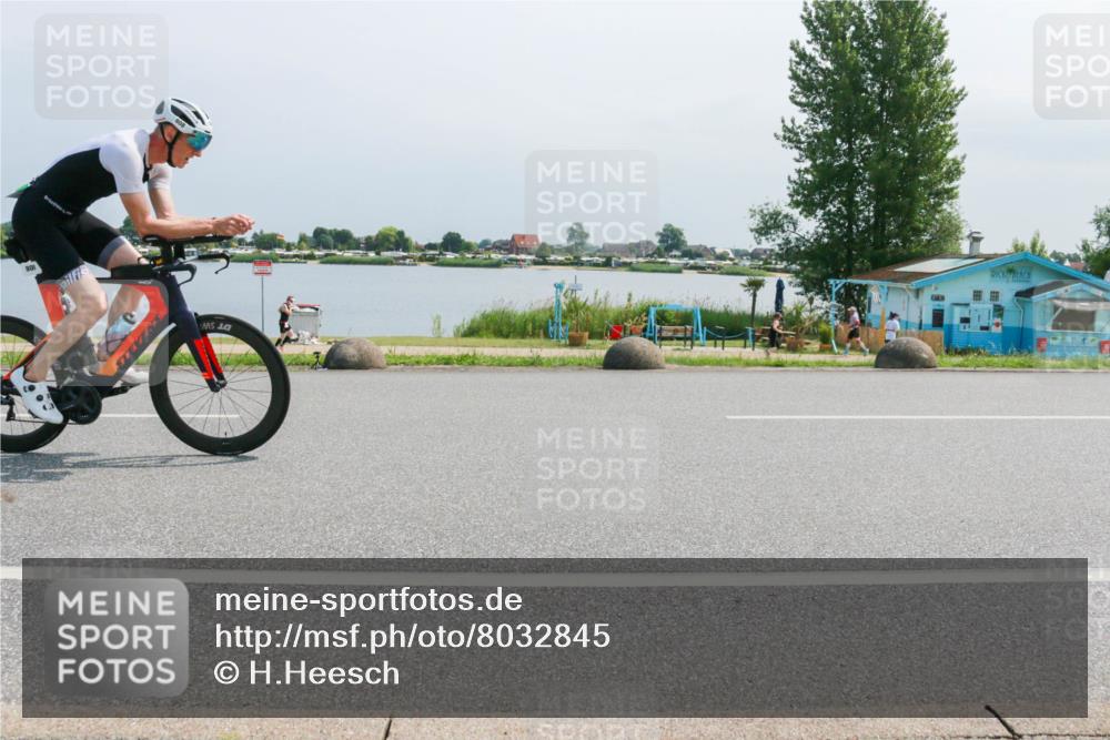 15.06.2025 - 27. Vierlanden-Triathlon H.Heesch http://msf.ph/oto/8032845 15.06.2025 11:39:18 Radfahren 220, 641, 667, 723, 746, 808 meine-sportfotos.de