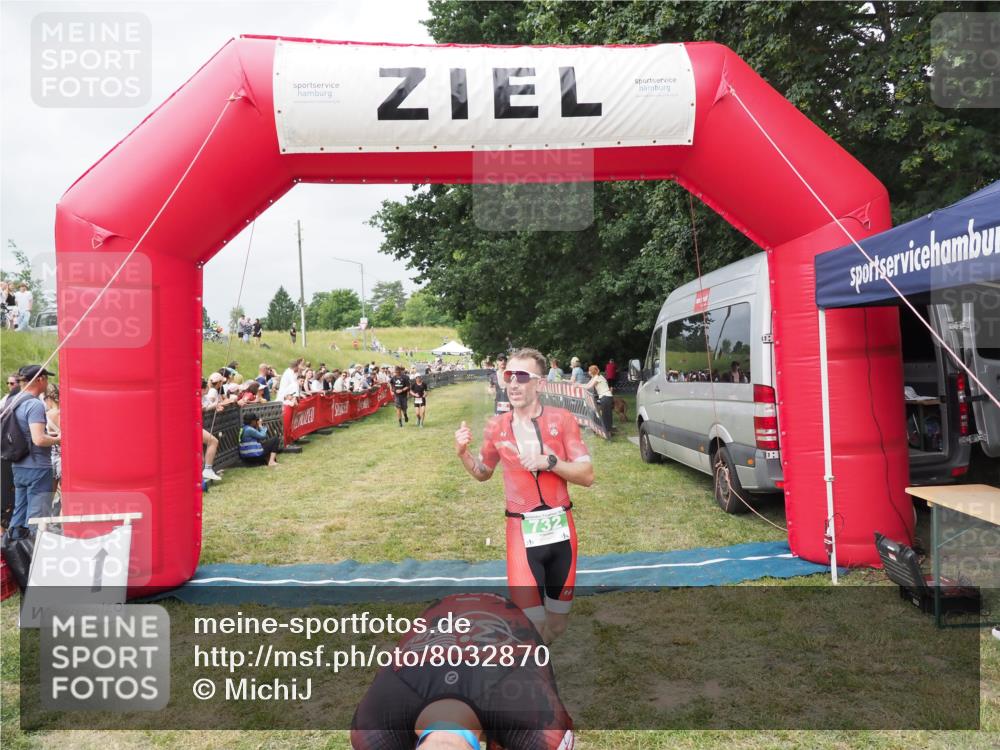21.06.2025 - 27. Vierlanden-Triathlon MichiJ http://msf.ph/oto/8032870 15.06.2026 12:53:24 Ziel 35, 732 meine-sportfotos.de