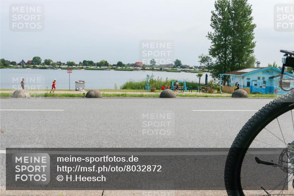 21.06.2025 - 27. Vierlanden-Triathlon H.Heesch http://msf.ph/oto/8032872 15.06.2025 11:39:29 Radfahren 822 meine-sportfotos.de