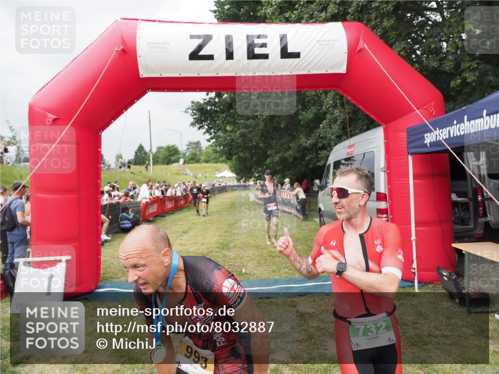 21.06.2025 - 27. Vierlanden-Triathlon MichiJ http://msf.ph/oto/8032887 15.06.2026 12:53:25 Ziel 35, 732 meine-sportfotos.de