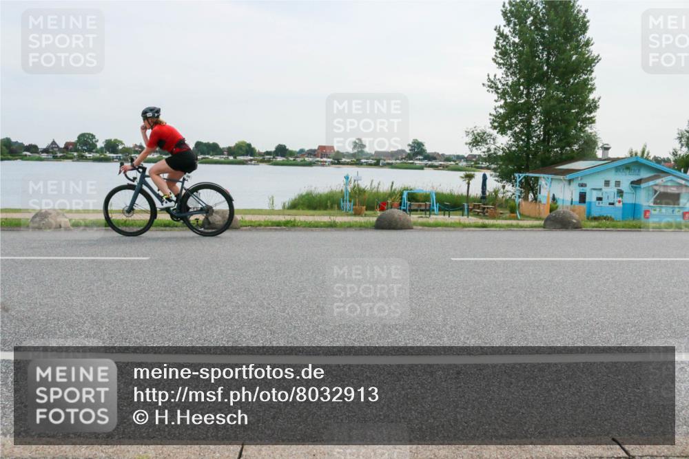 15.06.2025 - 27. Vierlanden-Triathlon H.Heesch http://msf.ph/oto/8032913 15.06.2025 10:40:46 Radfahren 193, 253, 556 meine-sportfotos.de