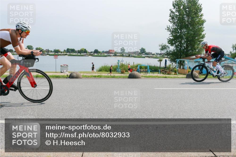 15.06.2025 - 27. Vierlanden-Triathlon H.Heesch http://msf.ph/oto/8032933 15.06.2025 11:39:41 Radfahren 692, 708 meine-sportfotos.de