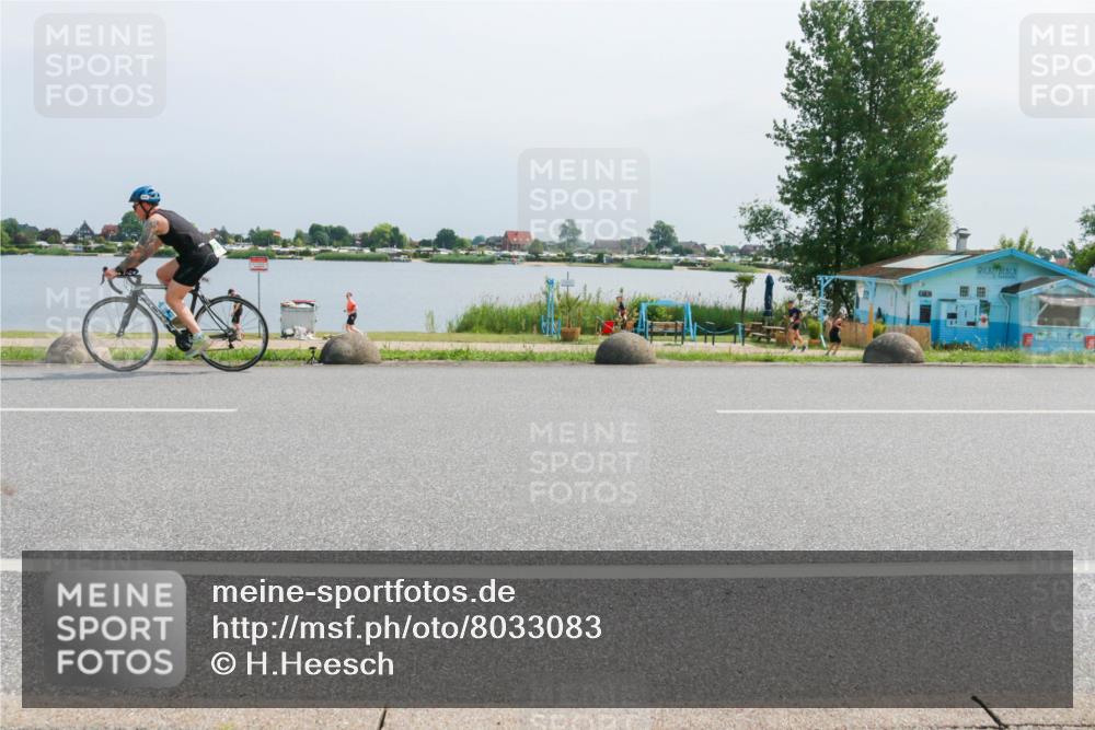 15.06.2025 - 27. Vierlanden-Triathlon H.Heesch http://msf.ph/oto/8033083 15.06.2025 11:39:46 Radfahren 692, 918 meine-sportfotos.de
