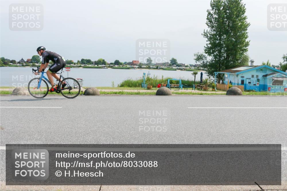 21.06.2025 - 27. Vierlanden-Triathlon H.Heesch http://msf.ph/oto/8033088 15.06.2025 11:39:55 Radfahren 711 meine-sportfotos.de