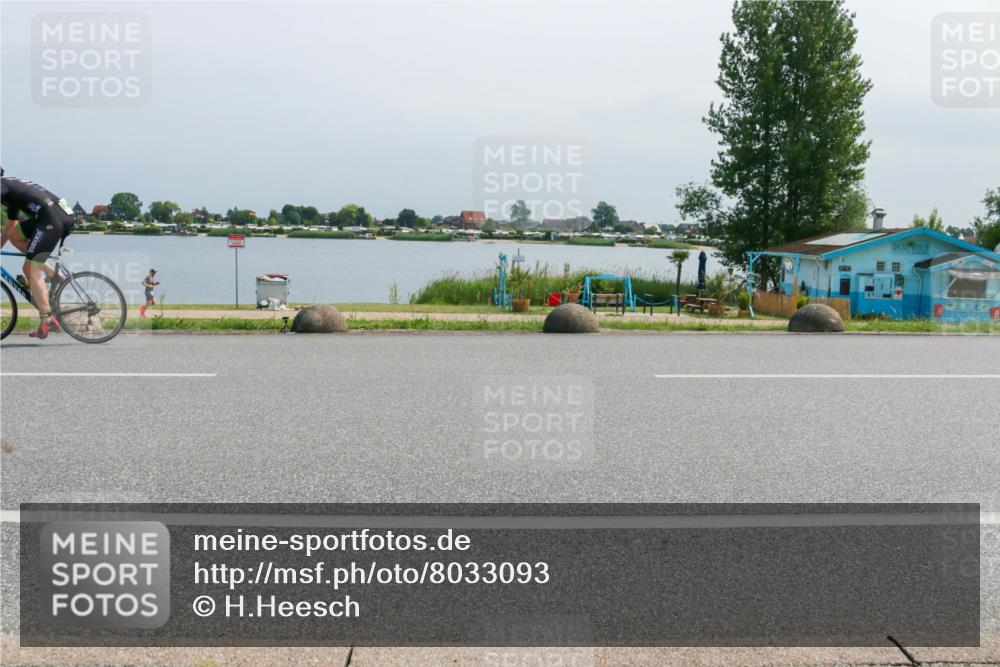 15.06.2025 - 27. Vierlanden-Triathlon H.Heesch http://msf.ph/oto/8033093 15.06.2025 11:39:55 Radfahren 711 meine-sportfotos.de
