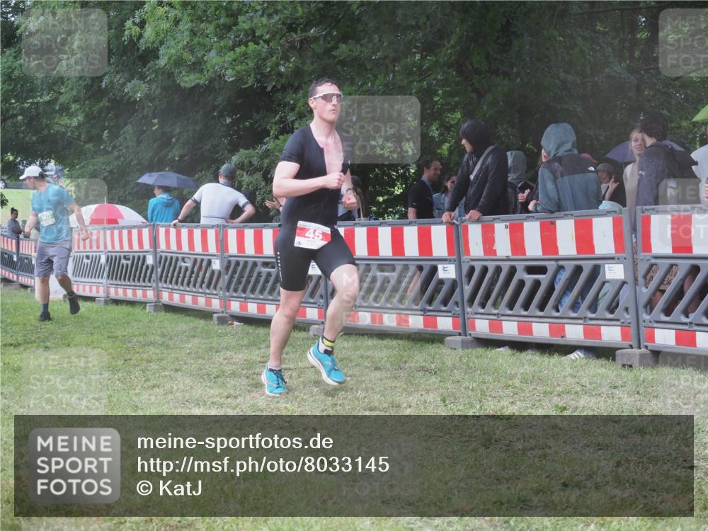 21.06.2025 - 27. Vierlanden-Triathlon KatJ http://msf.ph/oto/8033145 15.06.2025 13:44:35 Ziel 45, 960 meine-sportfotos.de