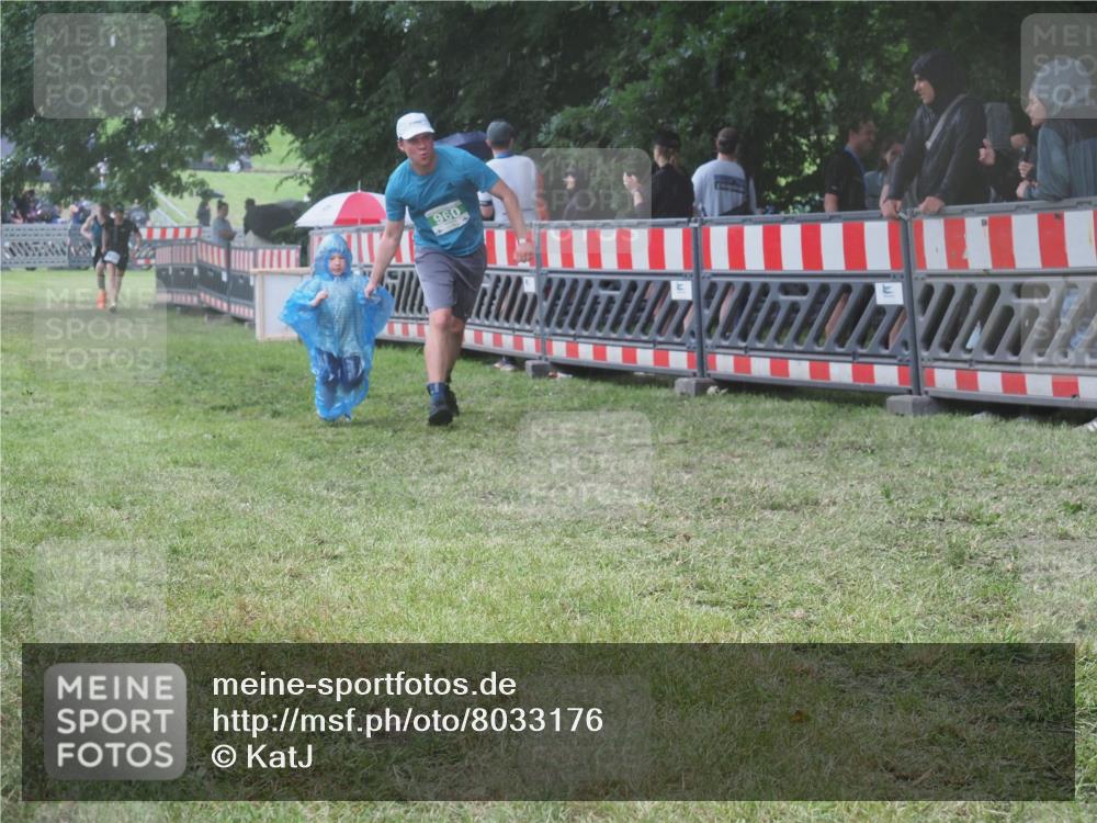 21.06.2025 - 27. Vierlanden-Triathlon KatJ http://msf.ph/oto/8033176 15.06.2025 13:44:37 Ziel 45, 960, 1141 meine-sportfotos.de
