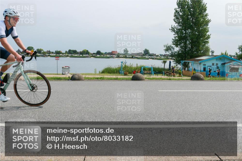 15.06.2025 - 27. Vierlanden-Triathlon H.Heesch http://msf.ph/oto/8033182 15.06.2025 11:40:03 Radfahren 654, 685, 743 meine-sportfotos.de