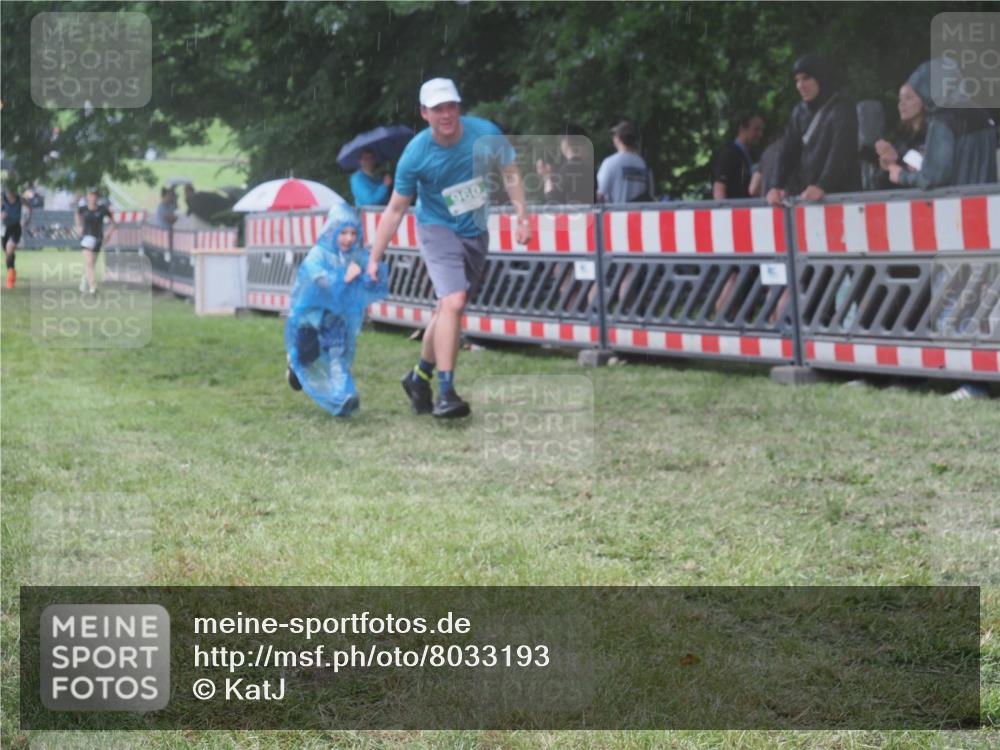 21.06.2025 - 27. Vierlanden-Triathlon KatJ http://msf.ph/oto/8033193 15.06.2025 13:44:38 Ziel 45, 960, 1141 meine-sportfotos.de
