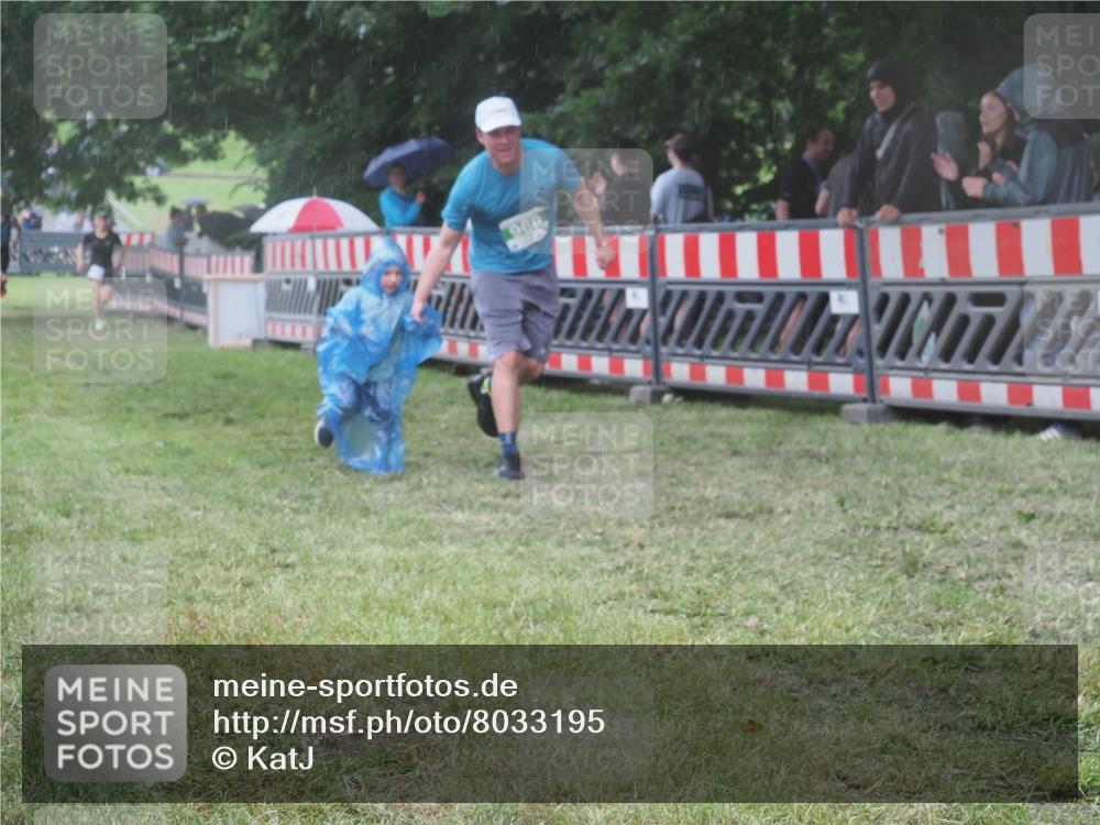 21.06.2025 - 27. Vierlanden-Triathlon KatJ http://msf.ph/oto/8033195 15.06.2025 13:44:38 Ziel 45, 960, 1141 meine-sportfotos.de