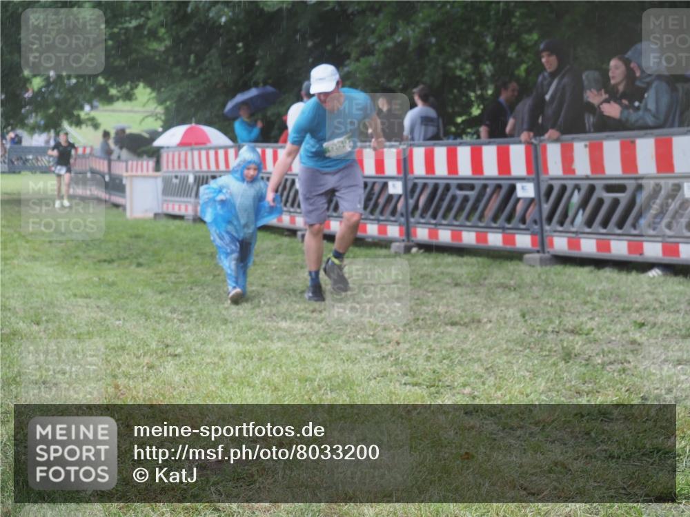 21.06.2025 - 27. Vierlanden-Triathlon KatJ http://msf.ph/oto/8033200 15.06.2025 13:44:38 Ziel 45, 960, 1141 meine-sportfotos.de