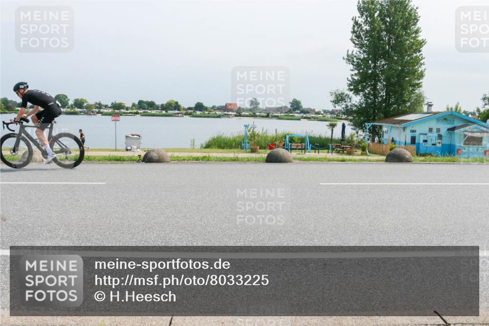 15.06.2025 - 27. Vierlanden-Triathlon H.Heesch http://msf.ph/oto/8033225 15.06.2025 11:40:14 Radfahren 662, 774, 869 meine-sportfotos.de